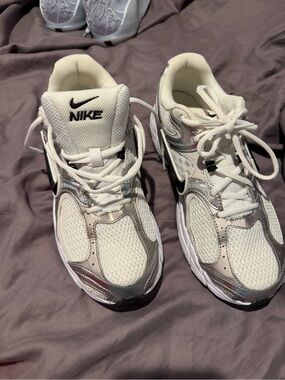 Nike V5 NRN size 9.5